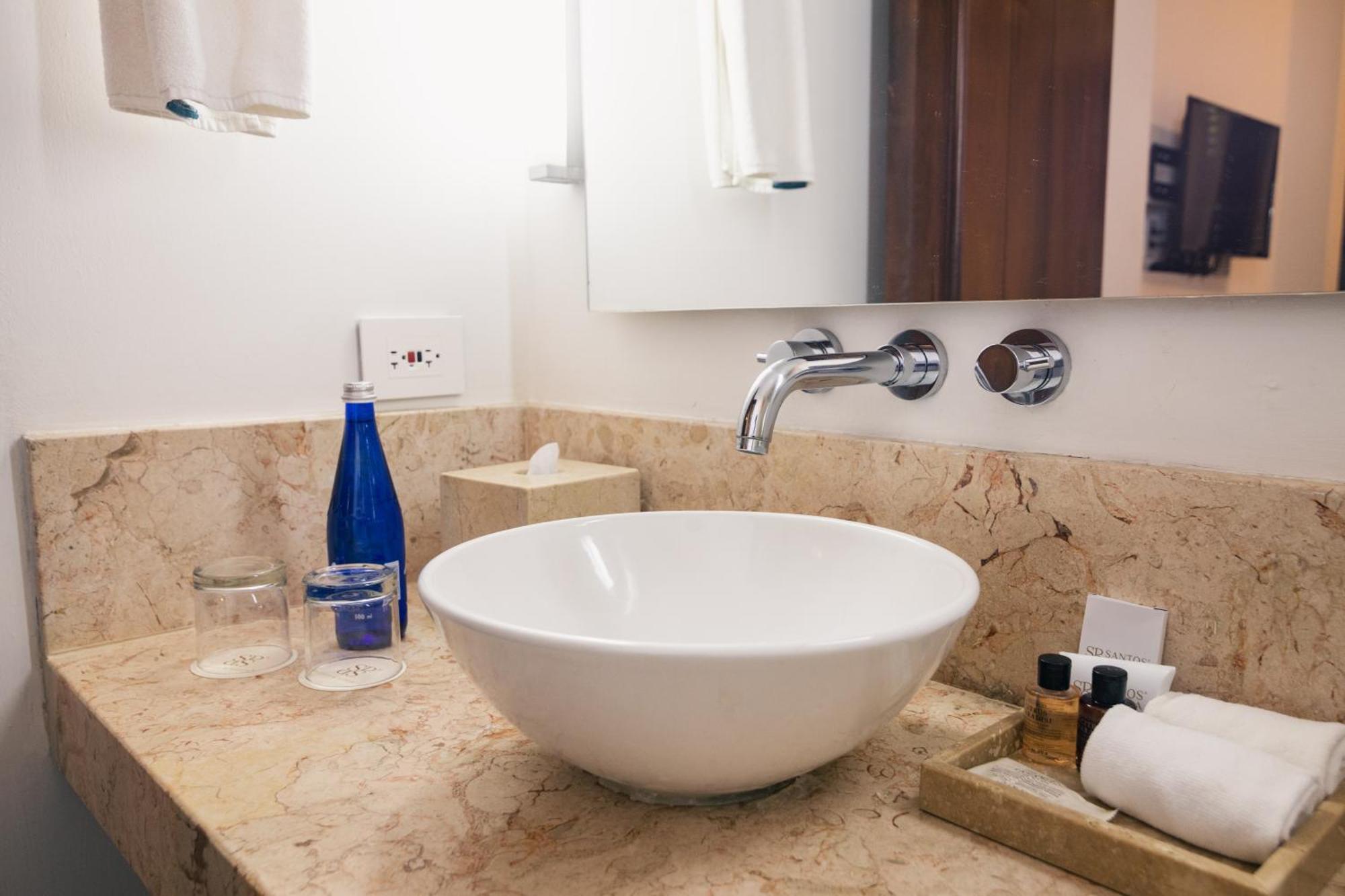 Boutique Santo Toribio 4*