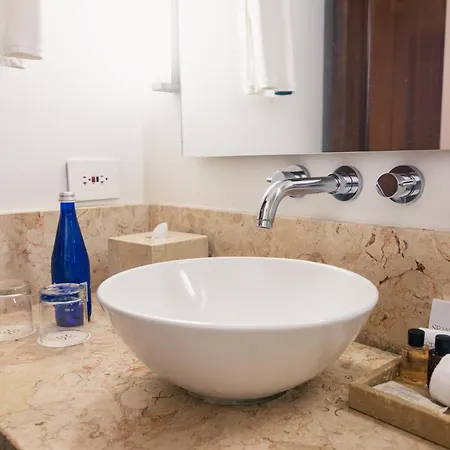 Boutique Santo Toribio 4*