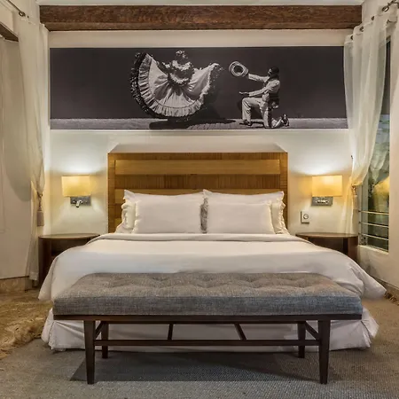 Boutique Santo Toribio 4*