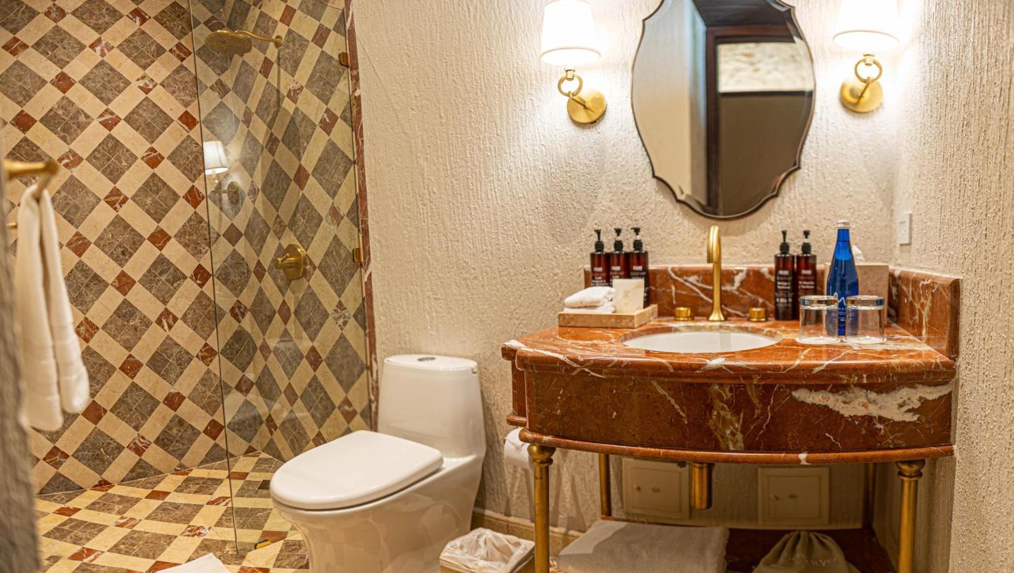 Boutique Santo Toribio 4*